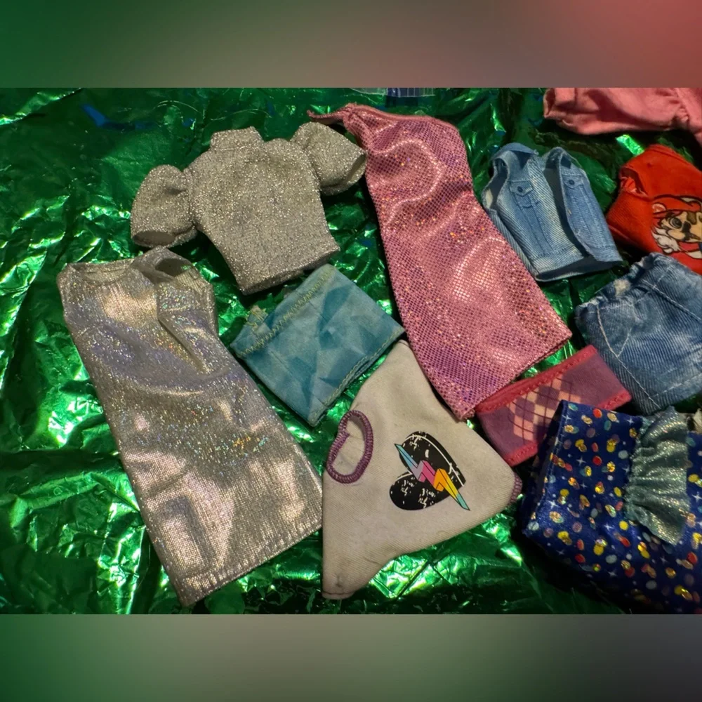 Barbie clothing lot Jurassic park, super Mario